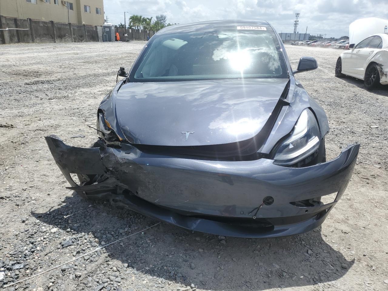 2022 Tesla Model 3 - Image 5