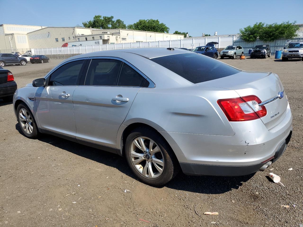 2012 Ford Taurus Sel - Фото 2
