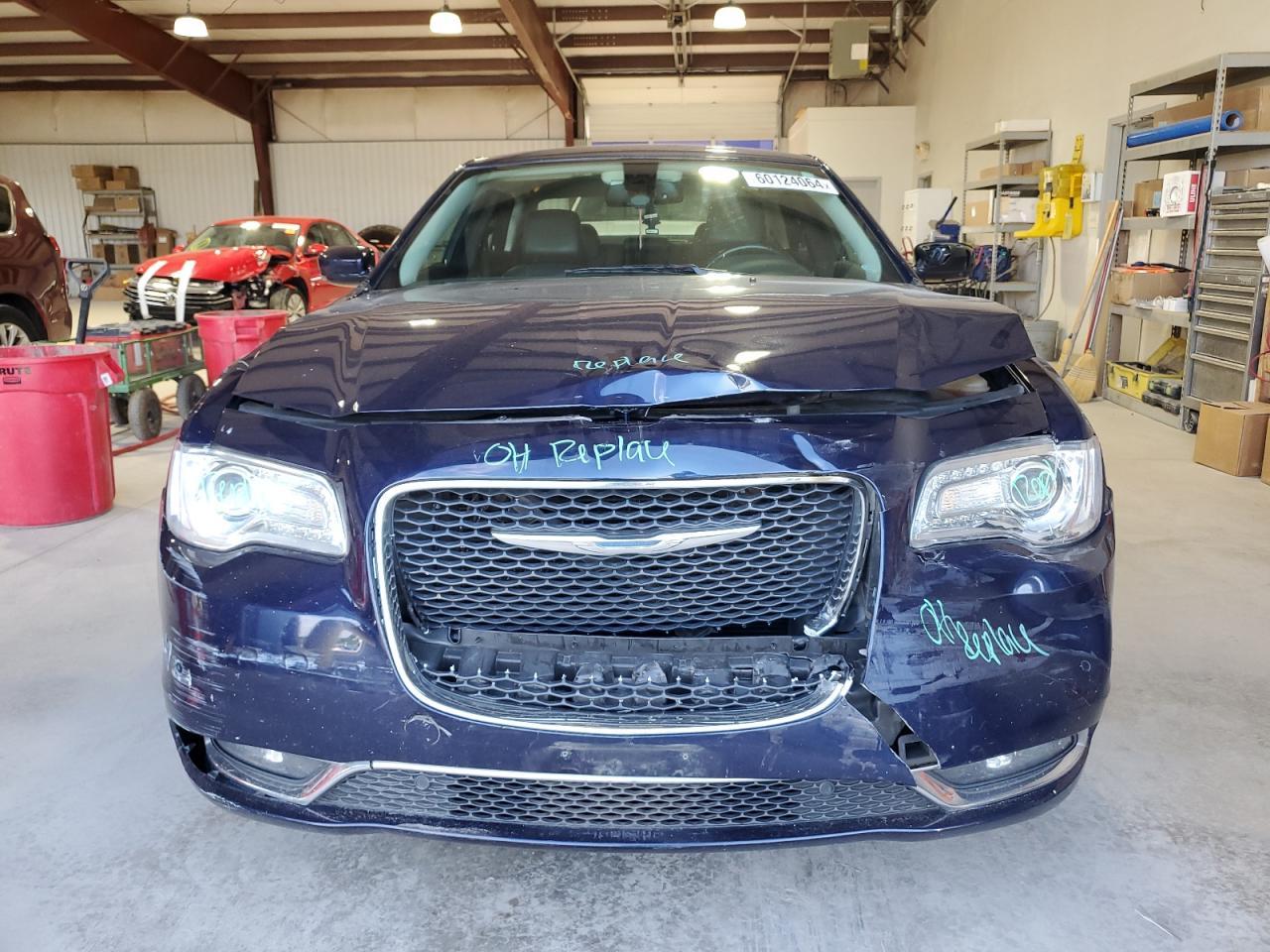 2015 Chrysler 300 Limited - Image 5