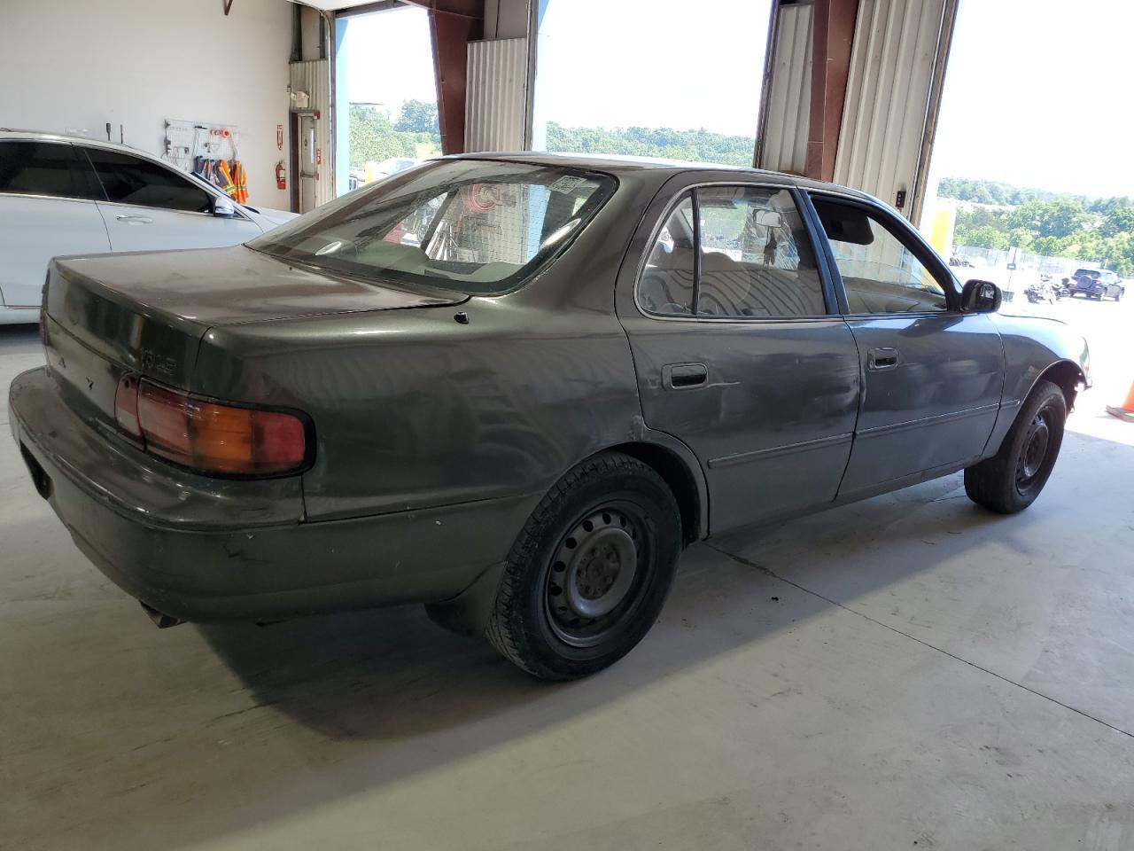 1995 Toyota Camry Le - Image 3