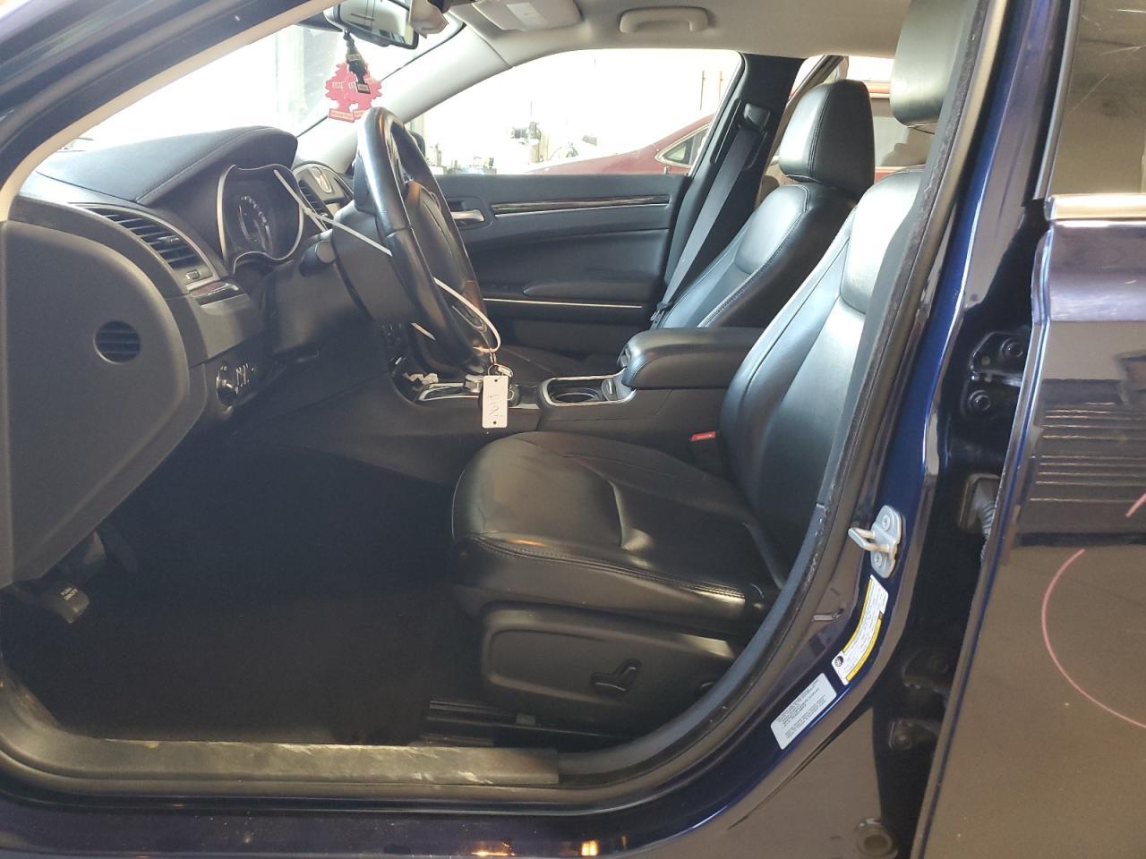 2015 Chrysler 300 Limited - Image 7