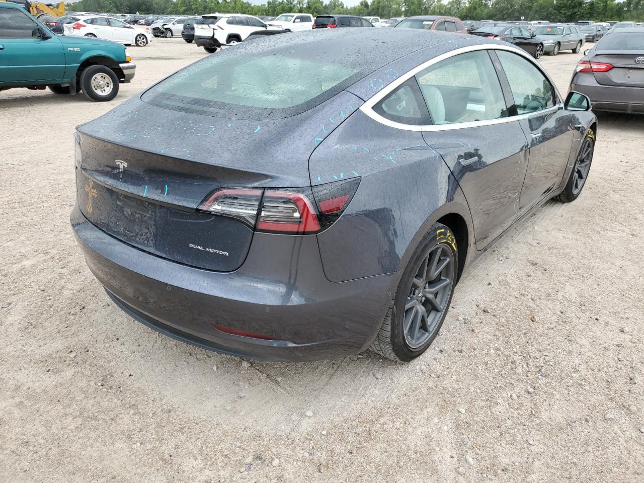 2018 Tesla Model 3 - Фото 3