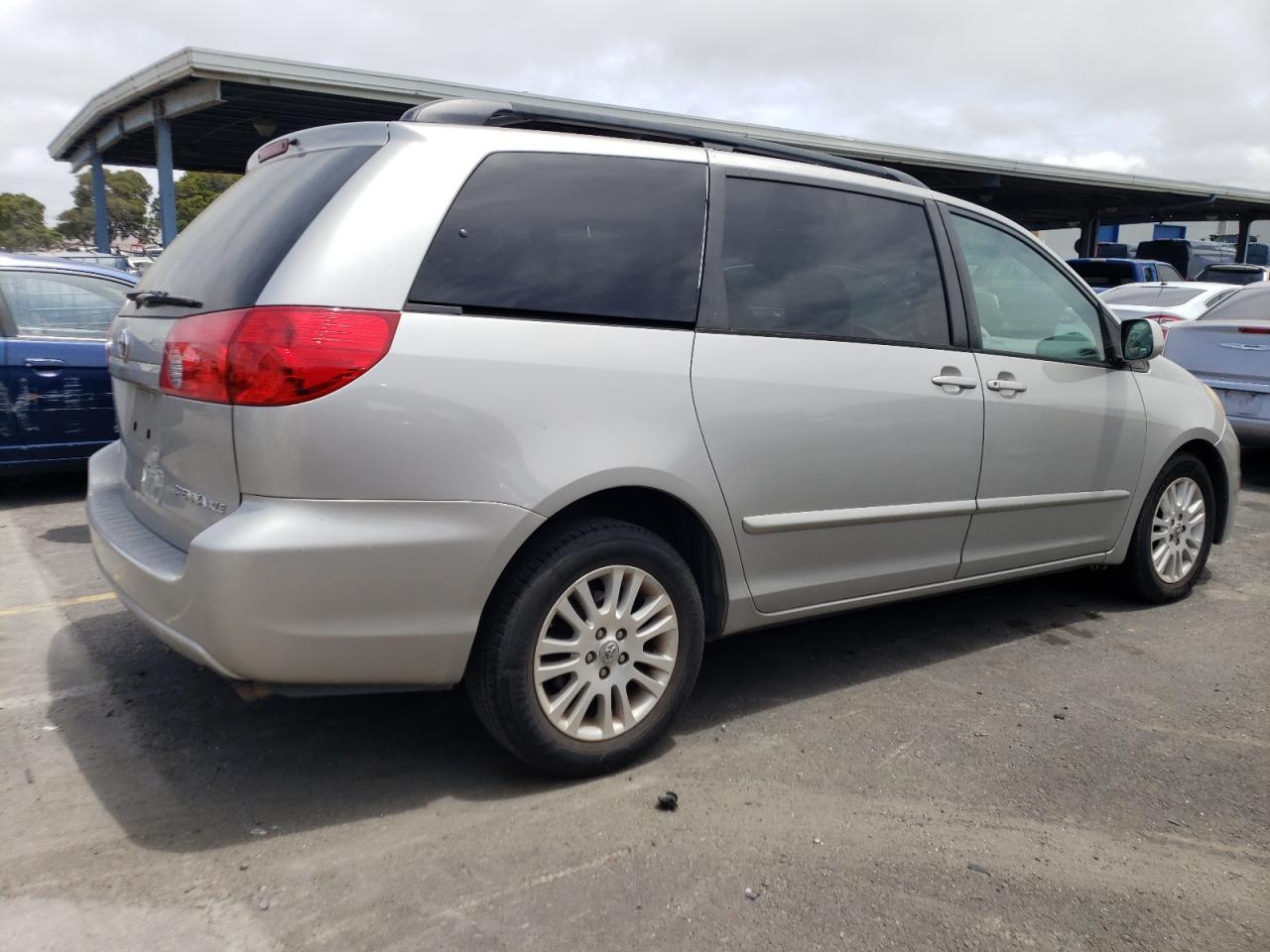 2007 Toyota Sienna Xle - Image 3