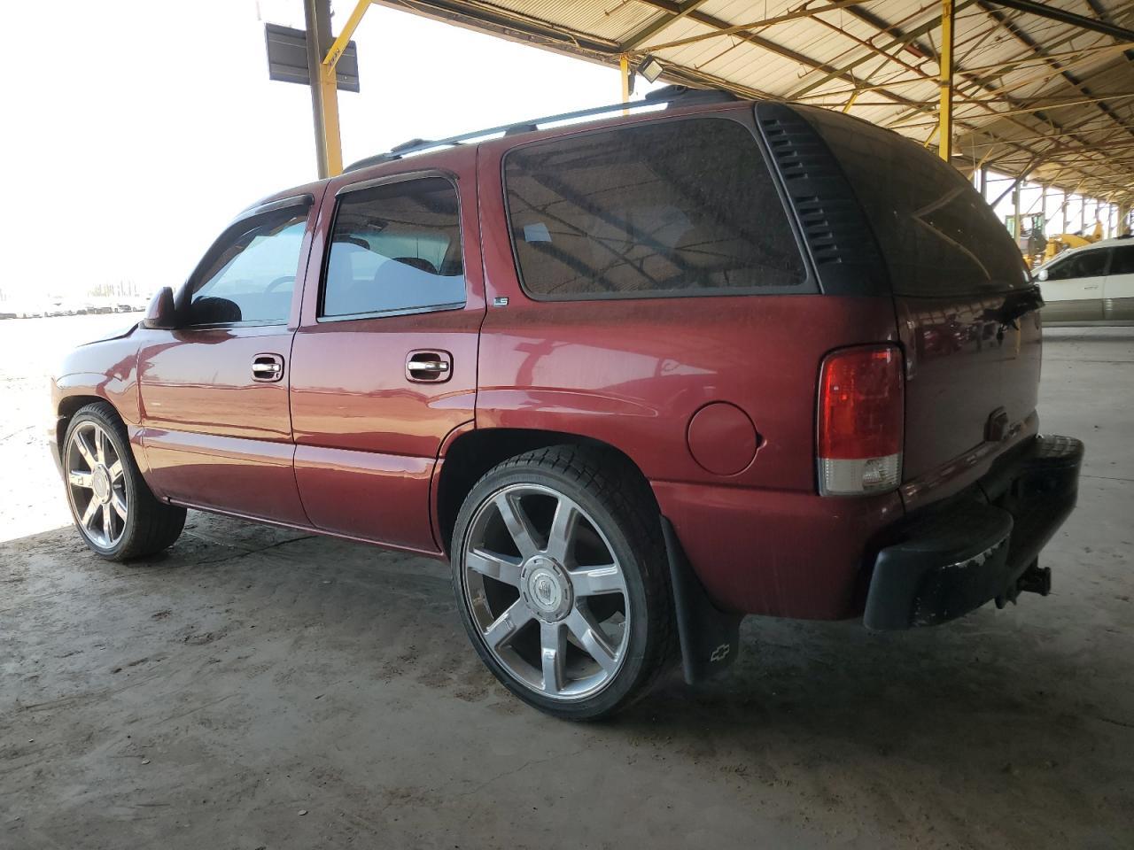 2002 Chevrolet Tahoe C1500 - Фото 2