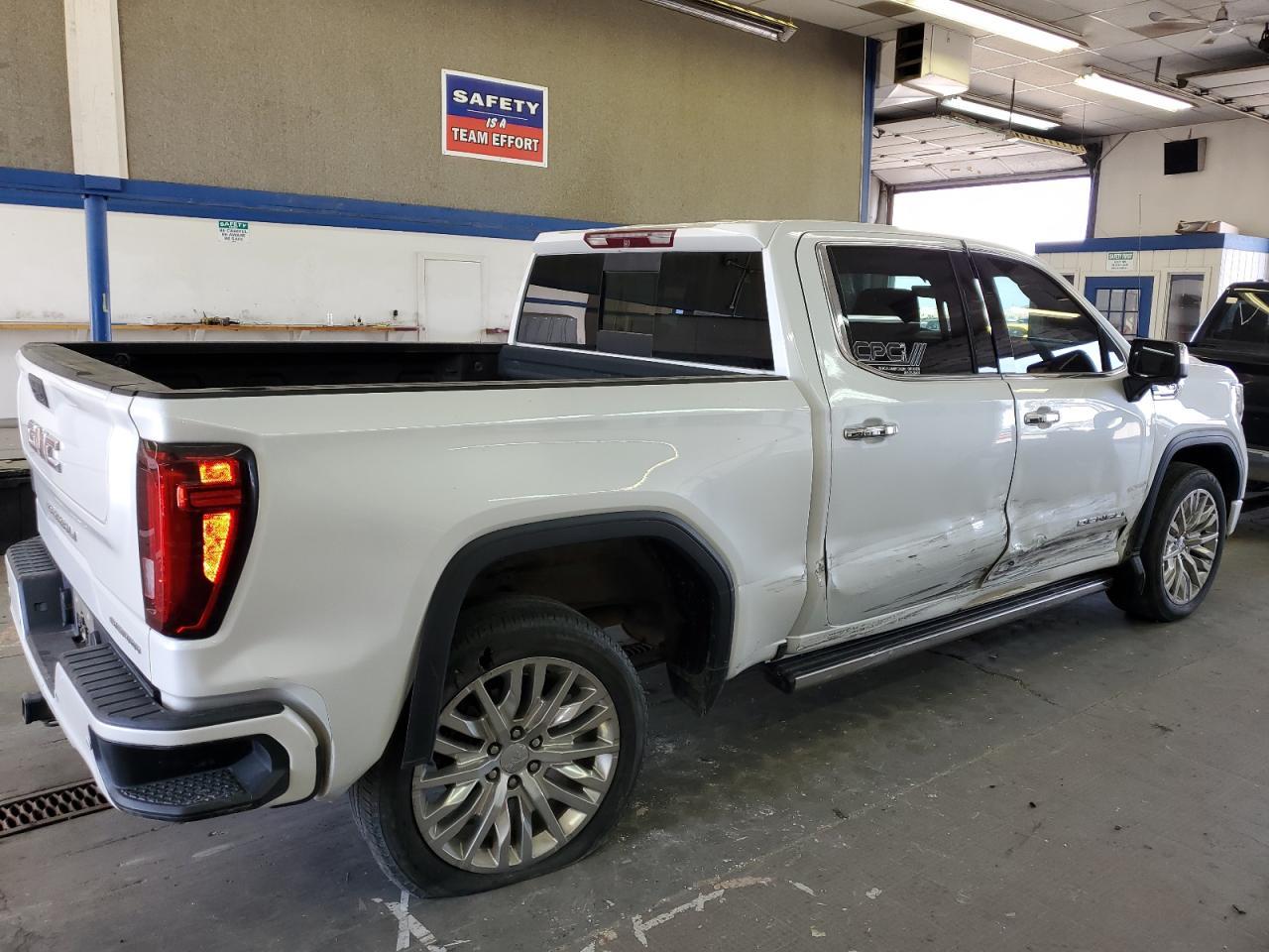 2019 GMC Sierra K1500 Denali - Image 3
