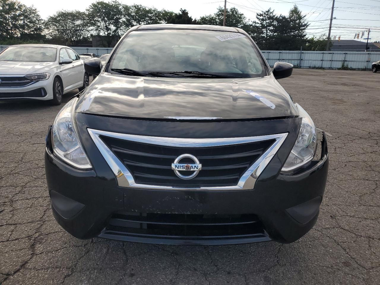 2018 Nissan Versa S - Фото 5