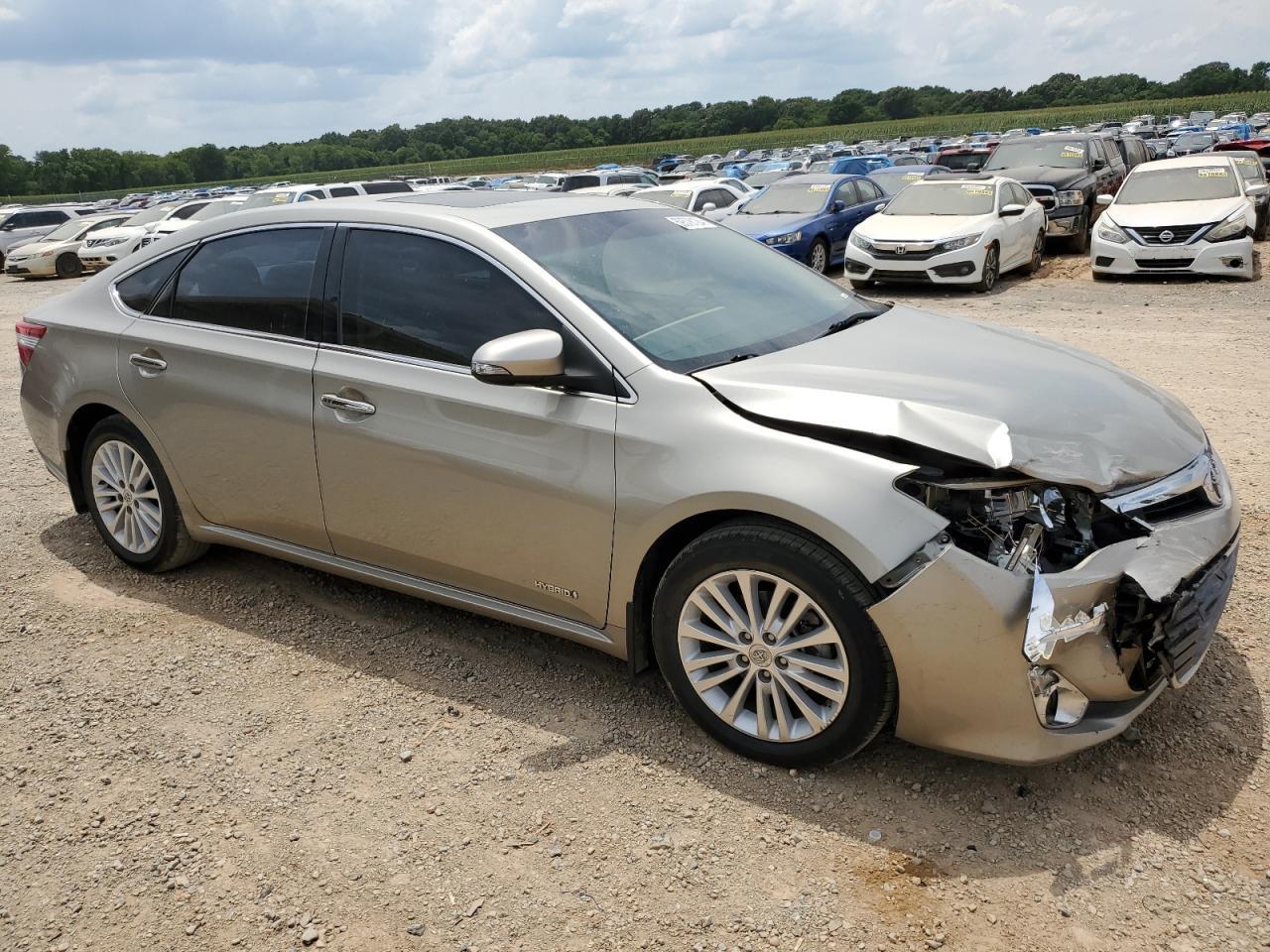 2015 Toyota Avalon Hybrid - Image 4