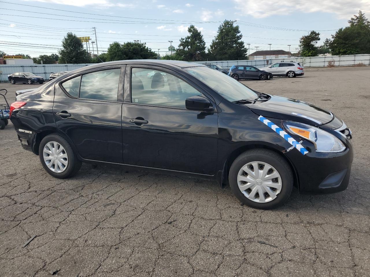 2018 Nissan Versa S - Фото 4