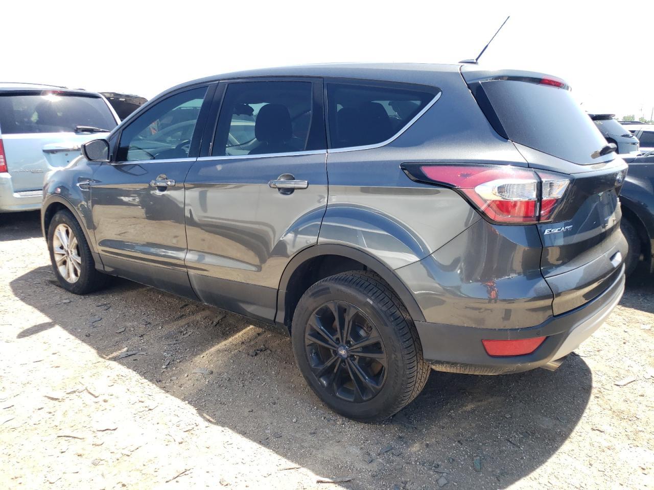 2017 Ford Escape Se - Фото 2