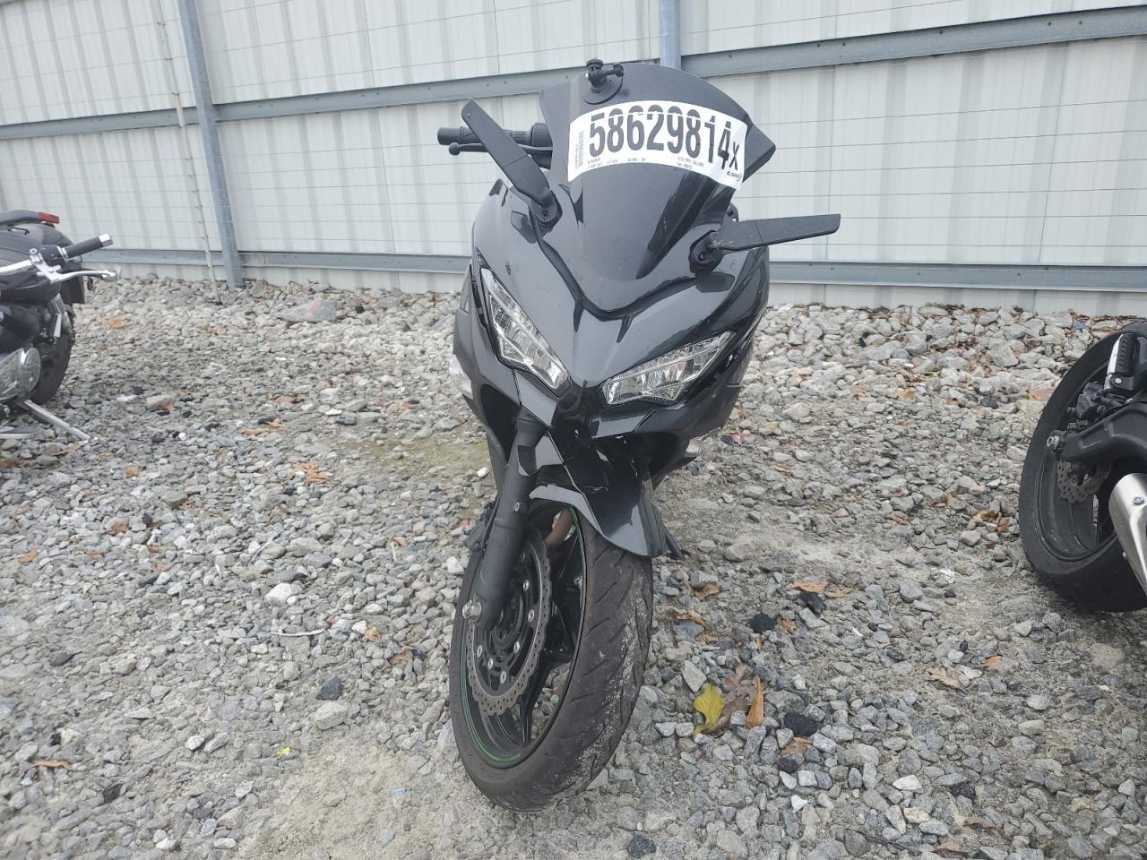 2023 Kawasaki Ninja 400 - Image 2