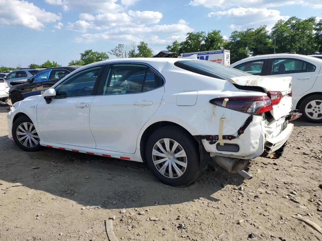 2021 Toyota Camry Hybrid Le - Image 2