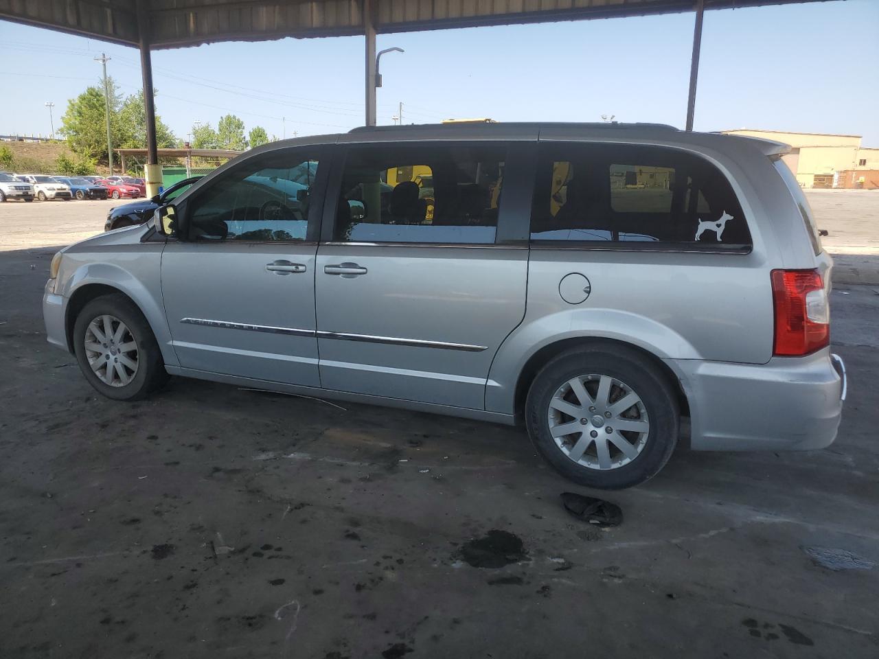 2012 Chrysler Town & Country Touring - Фото 2