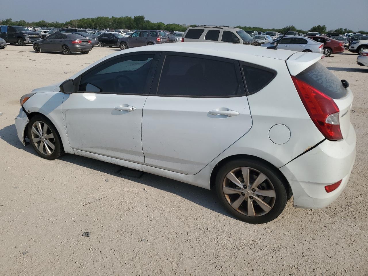 2014 Hyundai Accent Gls - Фото 2