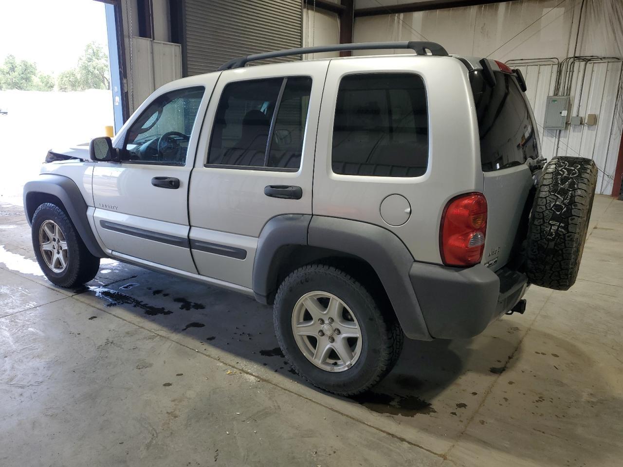 2004 Jeep Liberty Sport - Фото 2