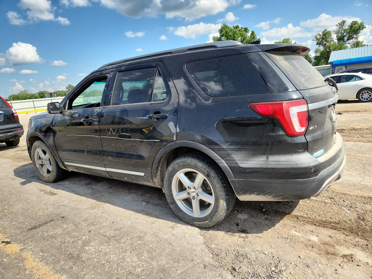 2016 Ford Explorer Xlt - Image 2