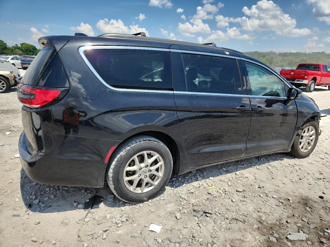 2022 Chrysler Pacifica Touring L - Image 3