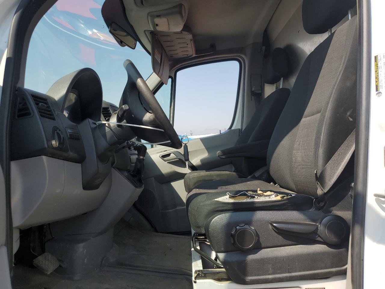 2016 Mercedes-Benz Sprinter 2500 - Image 7