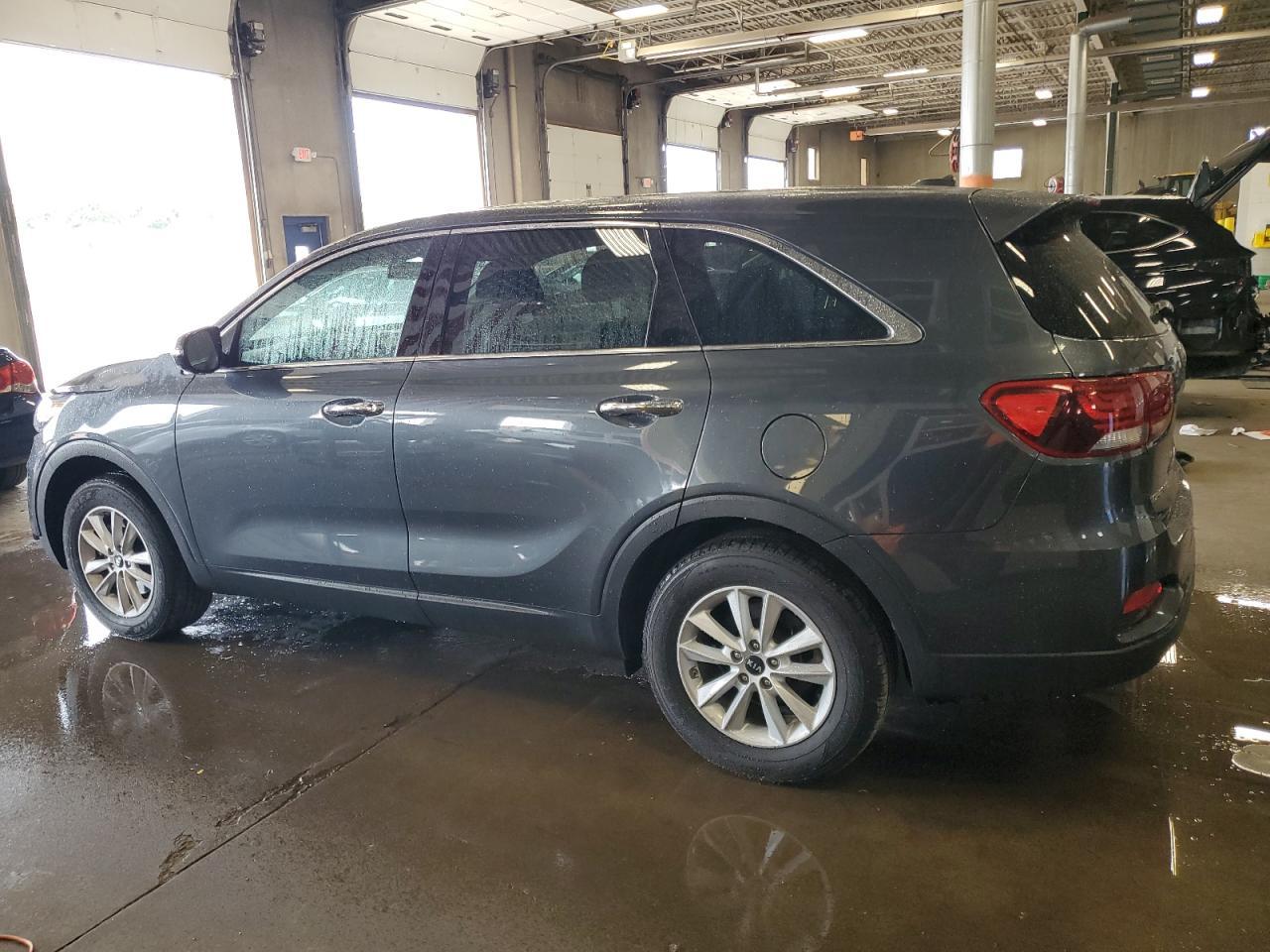 2020 Kia Sorento L - Image 2