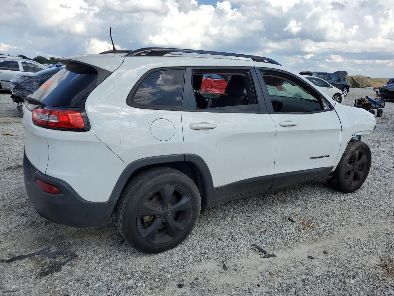 2018 Jeep Cherokee Latitude - Image 3