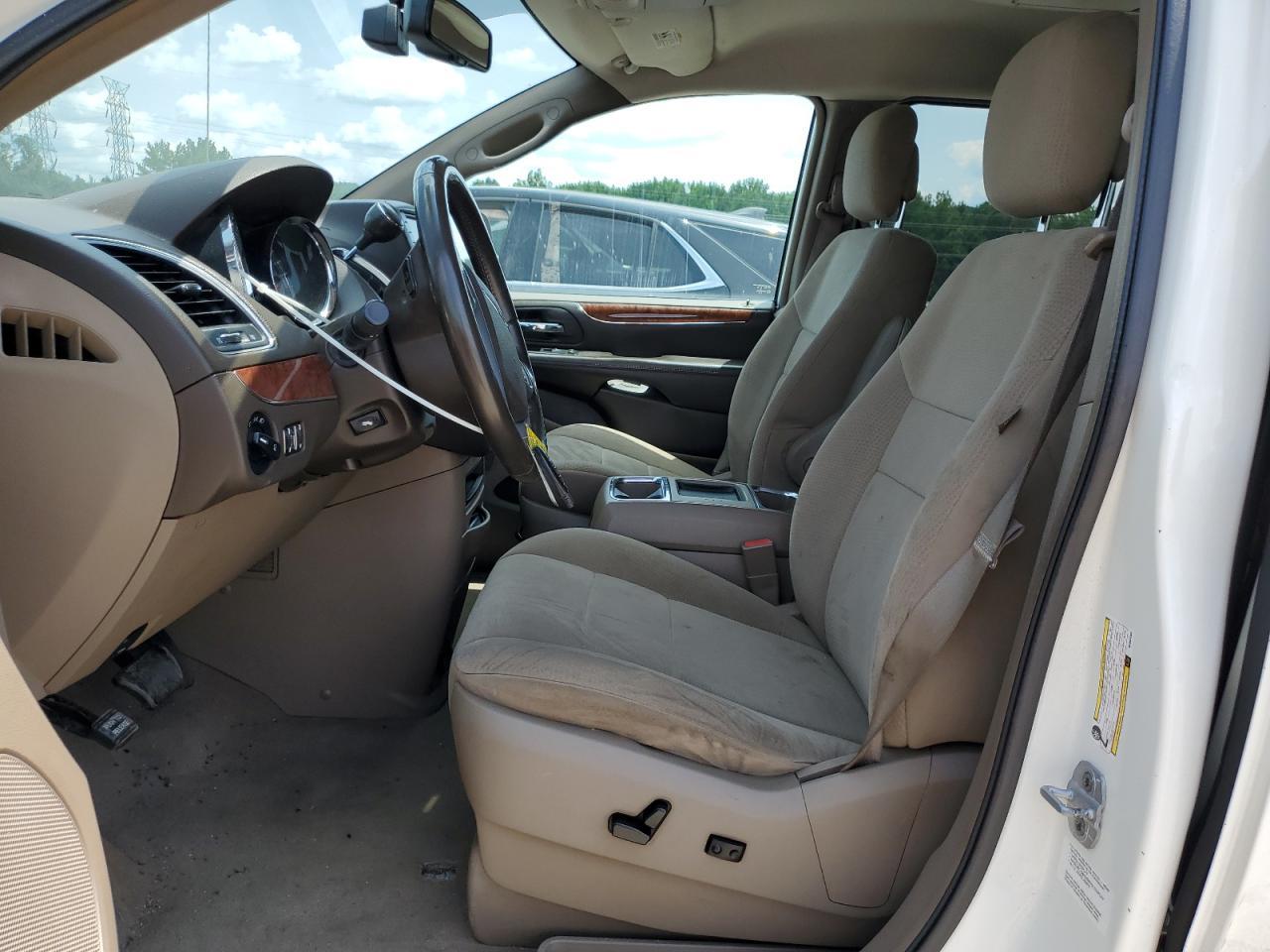 2011 Chrysler Town & Country Touring - Фото 7