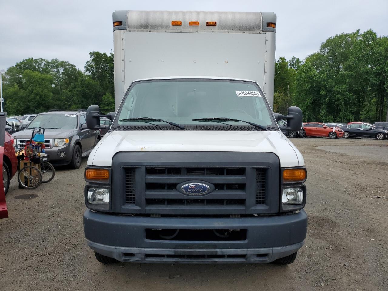 2010 Ford Econoline E350 Super Duty Cutaway Van - Image 5