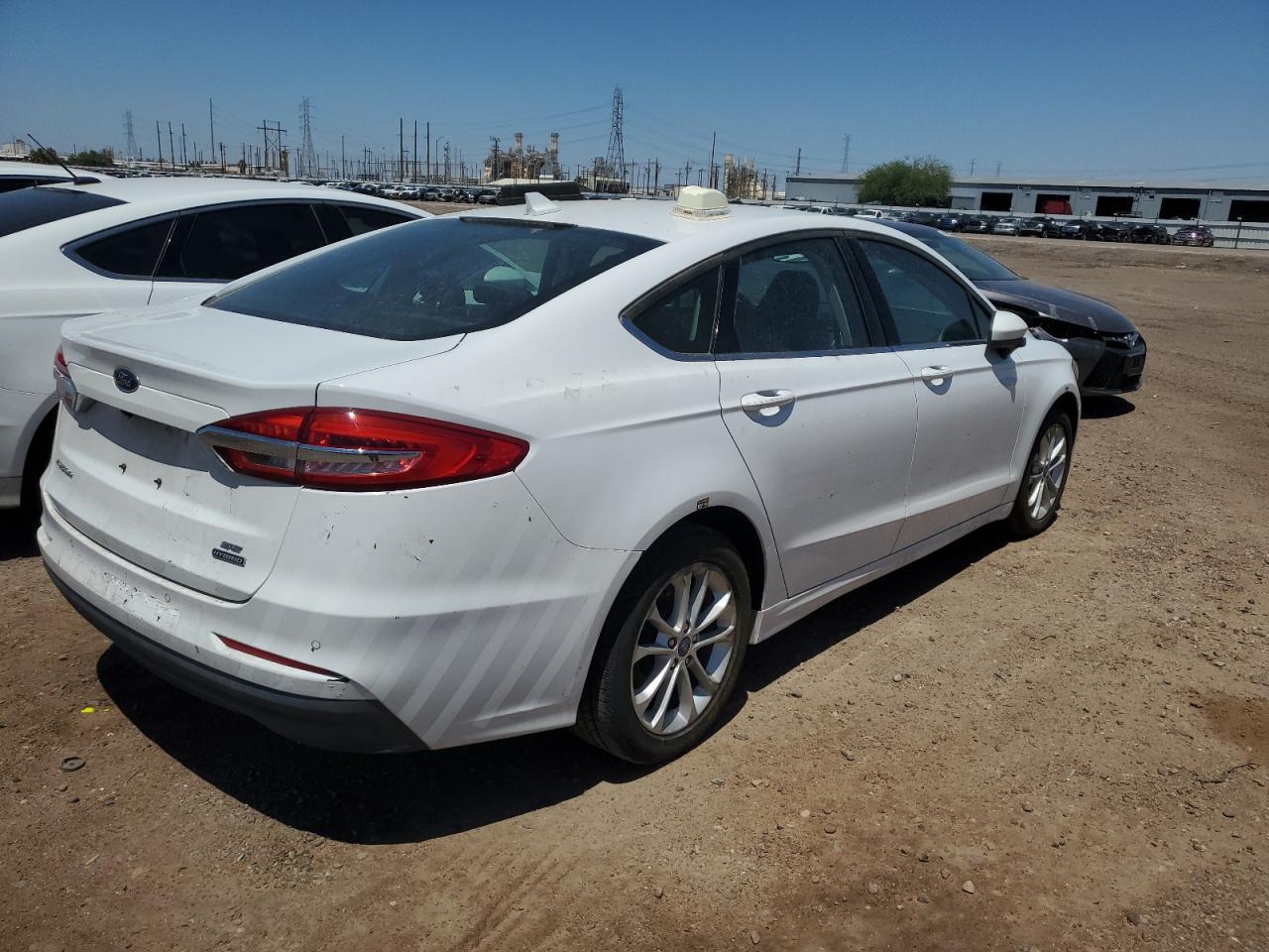 2020 Ford Fusion Se - Фото 3