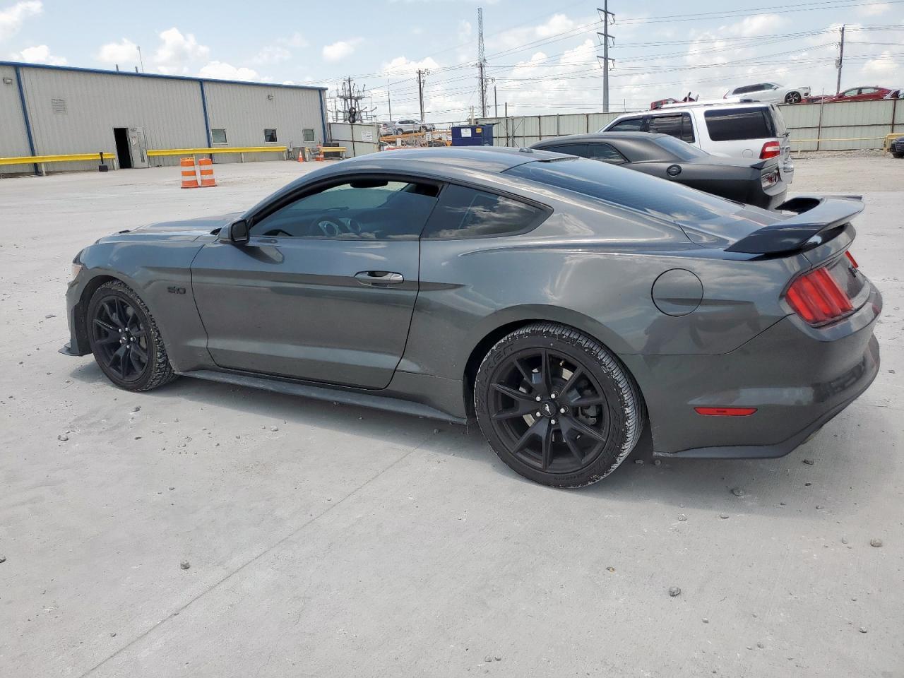 2017 Ford Mustang Gt - Фото 2
