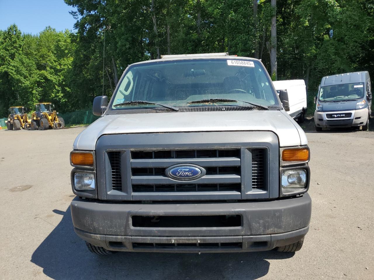 2012 Ford Econoline E250 Van - Фото 5
