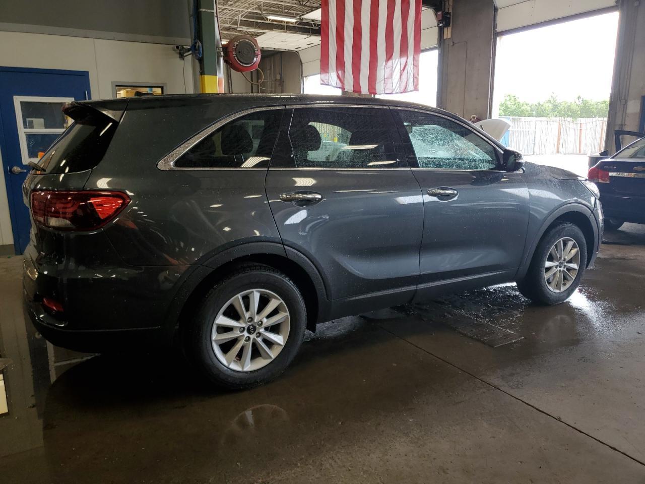 2020 Kia Sorento L - Image 3