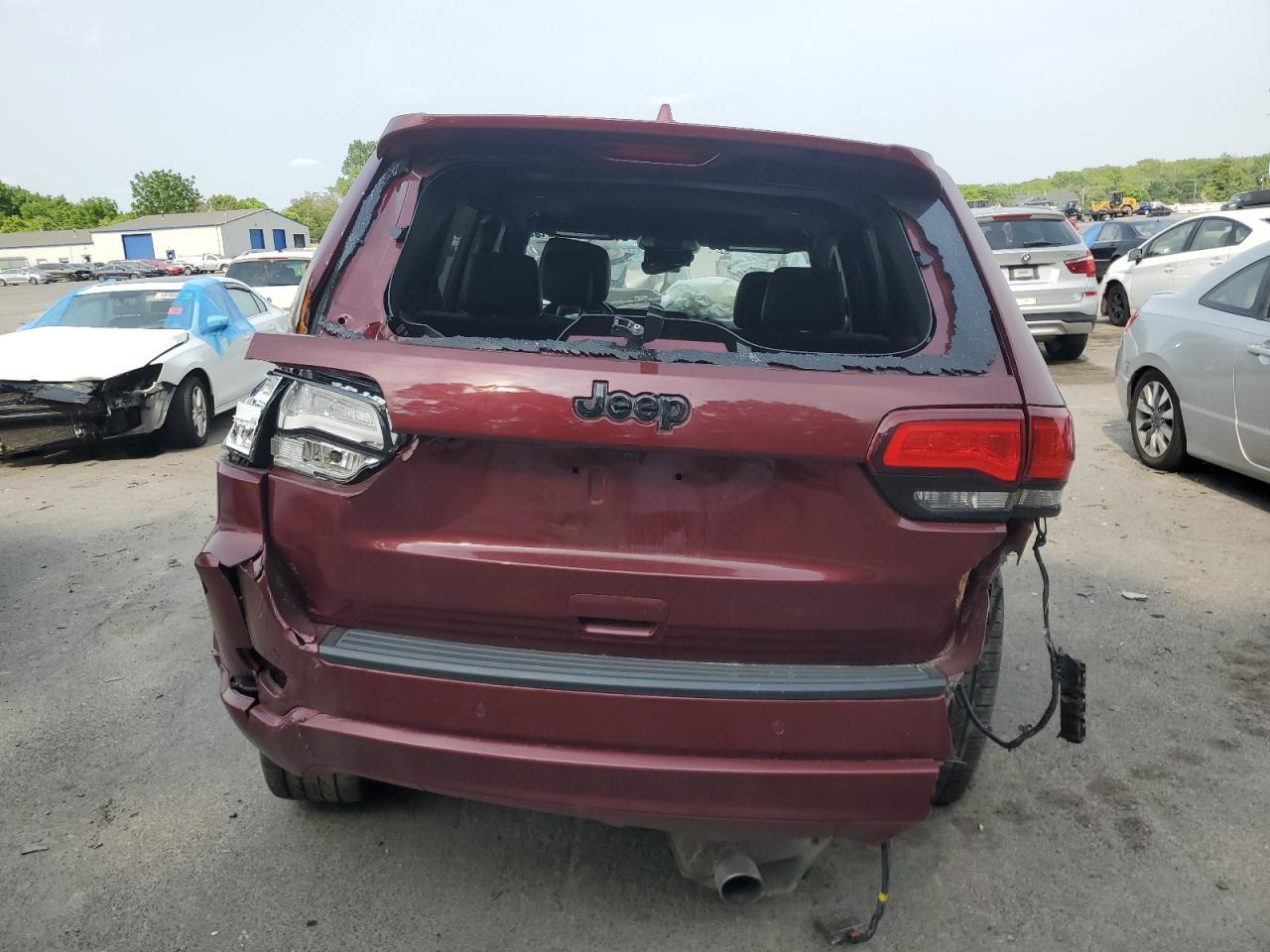 2020 Jeep Grand Cherokee Laredo - Image 6