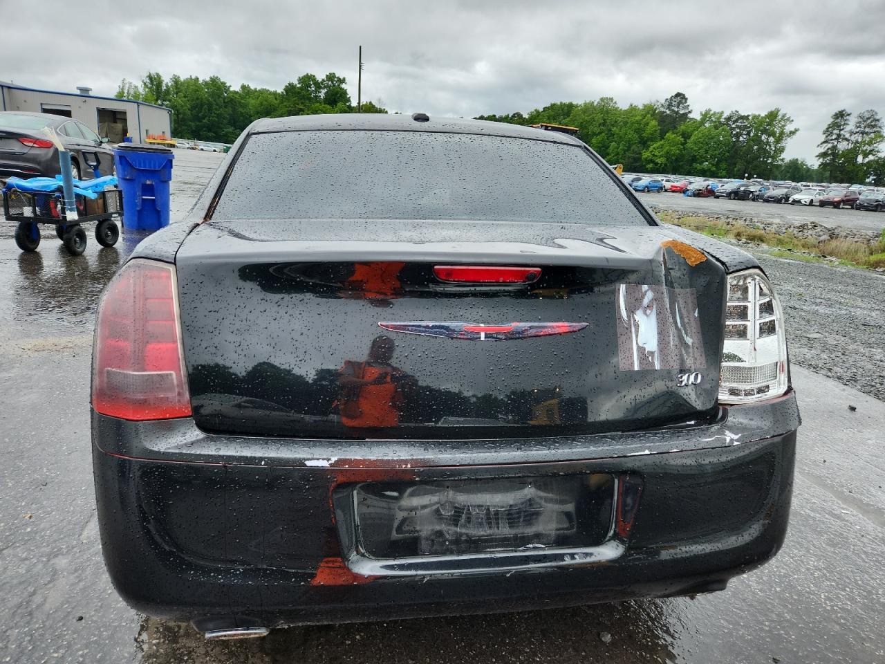 2012 Chrysler 300 - Image 6