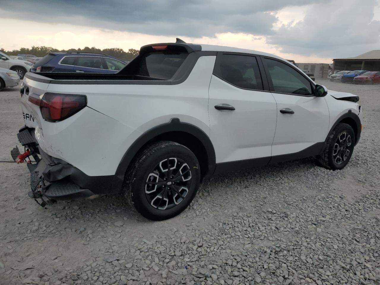 2024 Hyundai Santa Cruz Se - Image 3