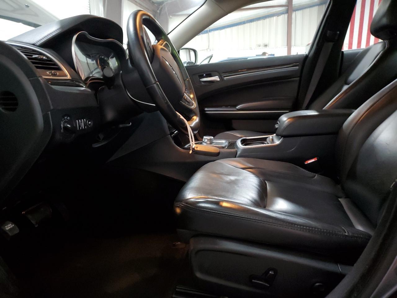 2015 Chrysler 300 Limited - Image 7