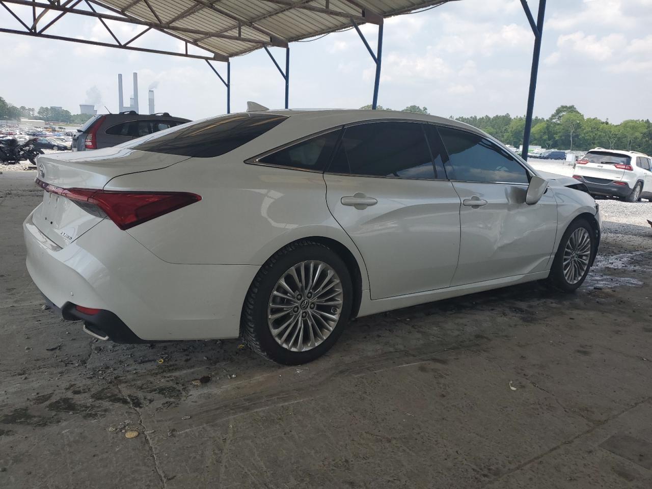 2019 Toyota Avalon Xle - Image 3