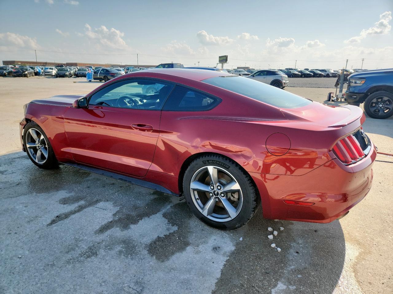 2016 Ford Mustang - Фото 2