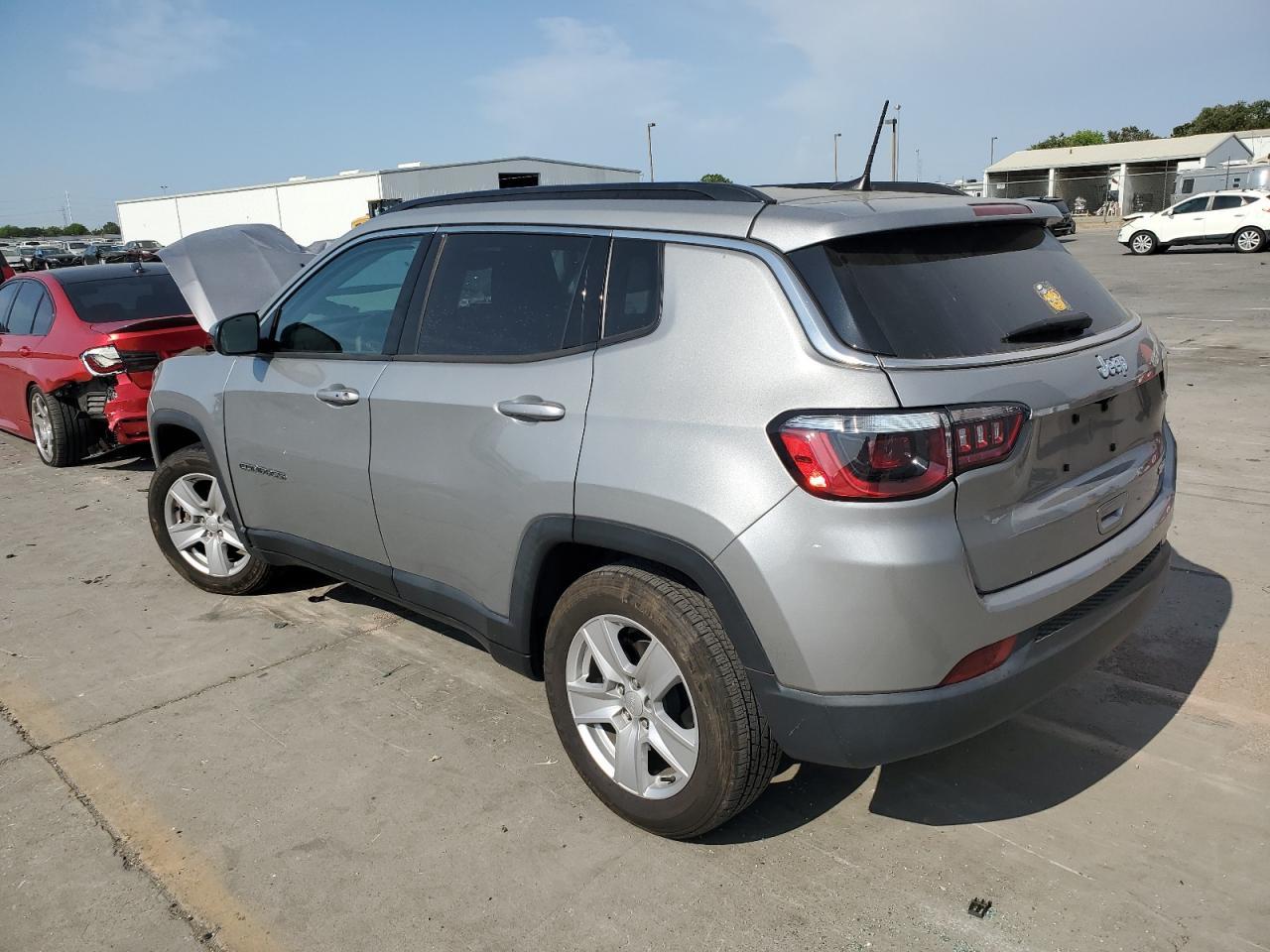 2022 Jeep Compass Latitude - Фото 2