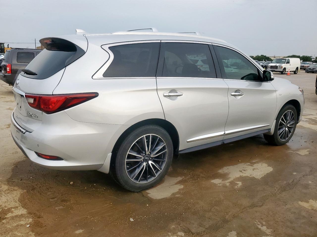 2018 Infiniti Qx60 - Image 3