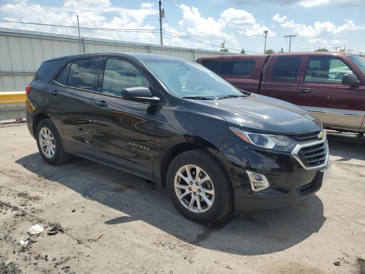 2018 Chevrolet Equinox Ls - Фото 4