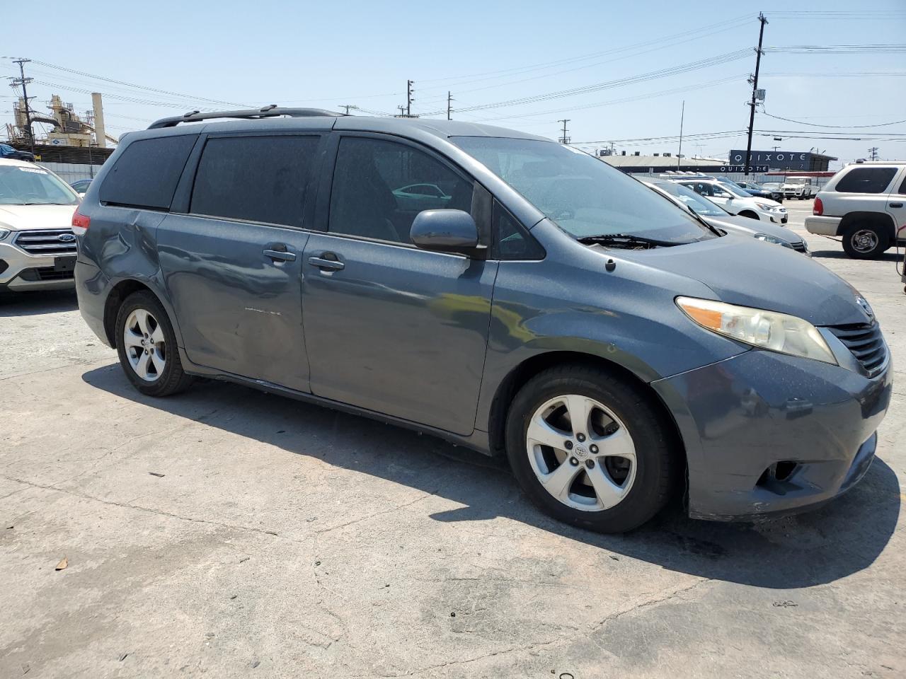 2011 Toyota Sienna Le - Image 7
