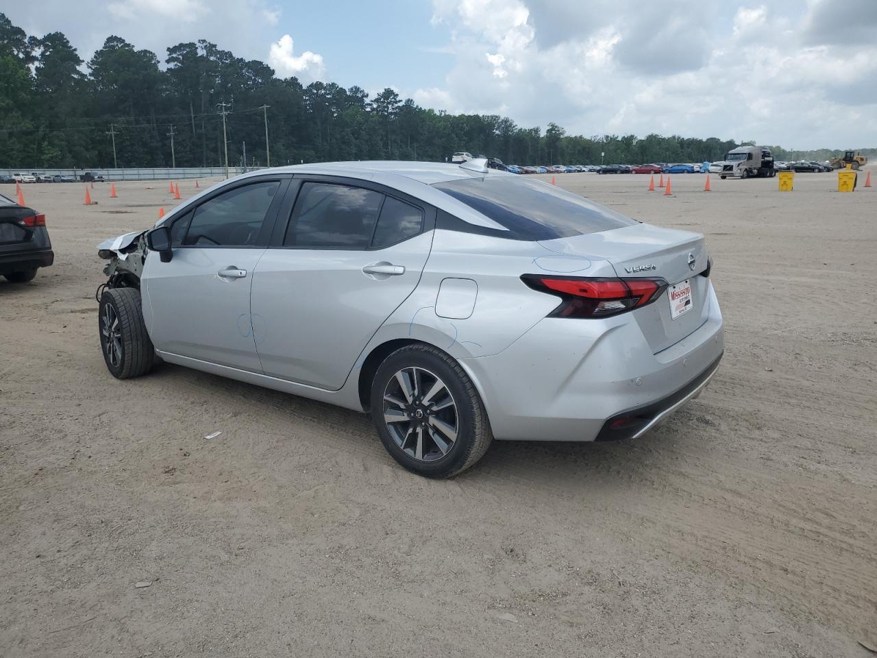 2021 Nissan Versa Sv - Image 2