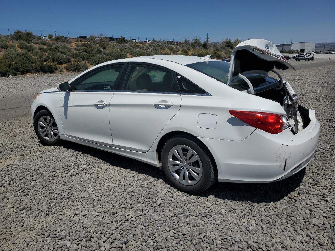2013 Hyundai Sonata Gls - Image 2