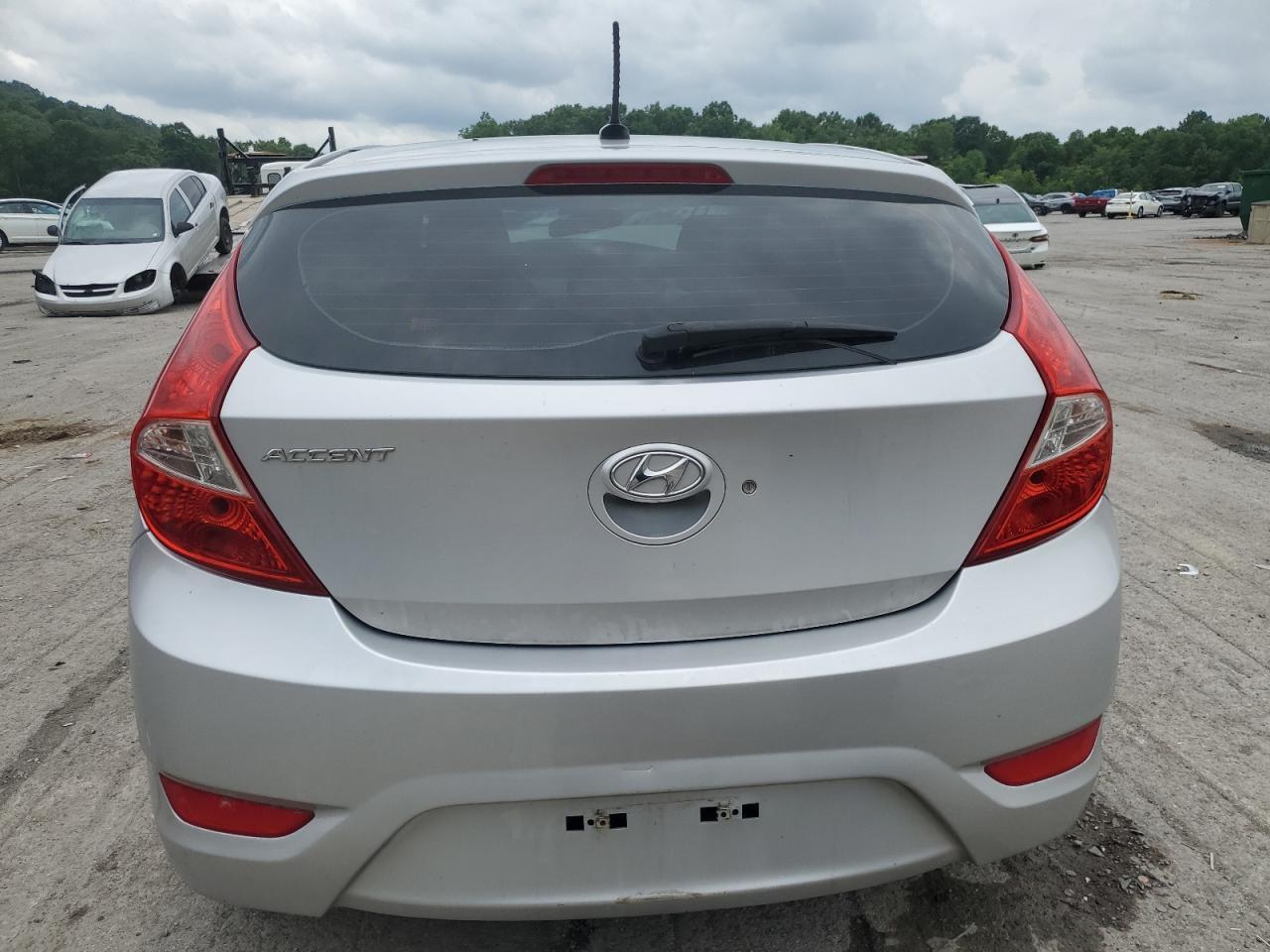 2012 Hyundai Accent Gls - Image 6