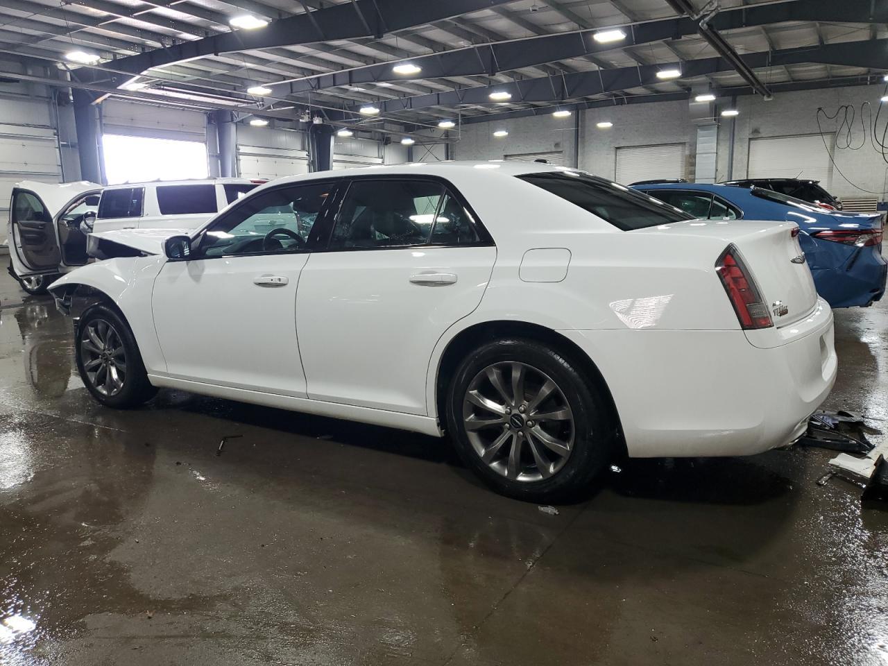 2014 Chrysler 300 S - Фото 2