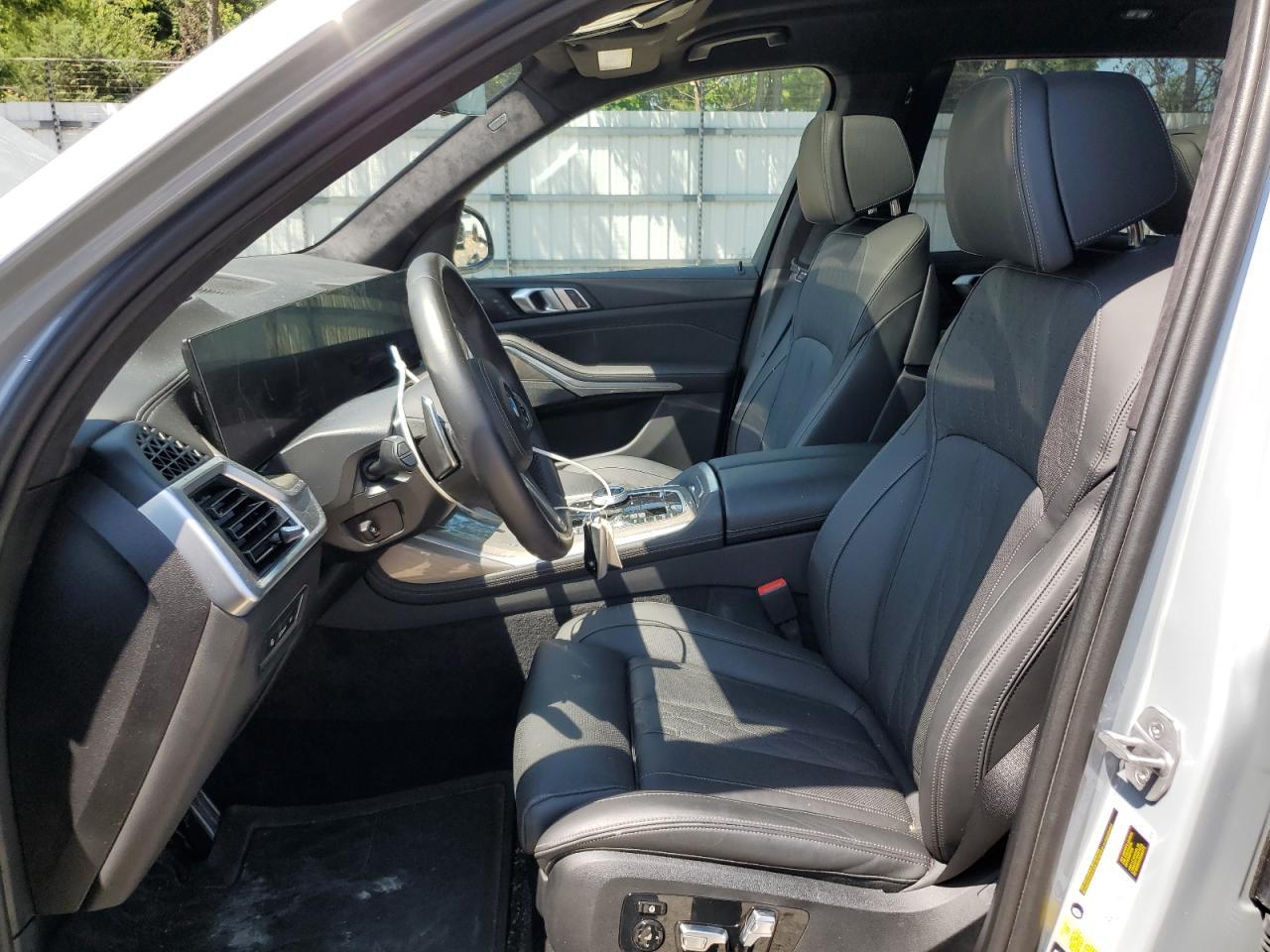 2024 BMW X7 xDrive40I - Image 7