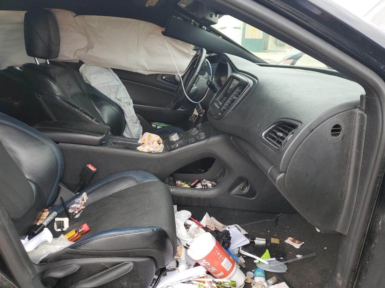 2015 Chrysler 200 S - Image 7