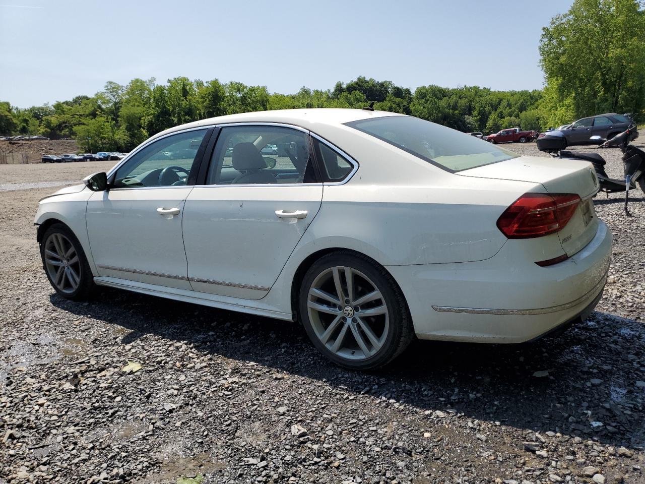 2016 Volkswagen Passat S - Фото 2