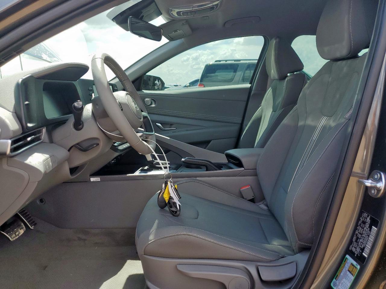 2025 Hyundai Elantra Sel Sport - Фото 7
