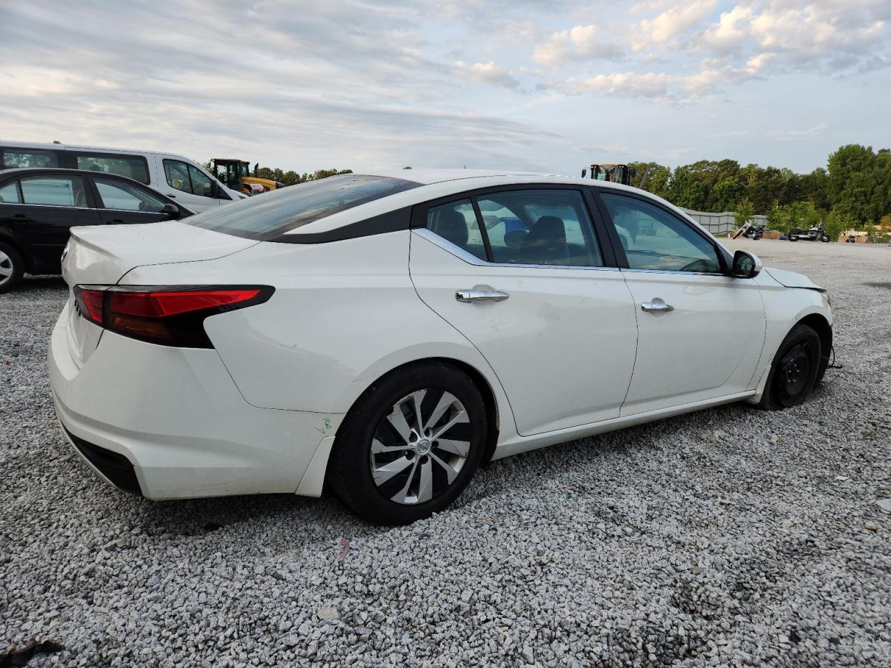 2022 Nissan Altima S - Image 3