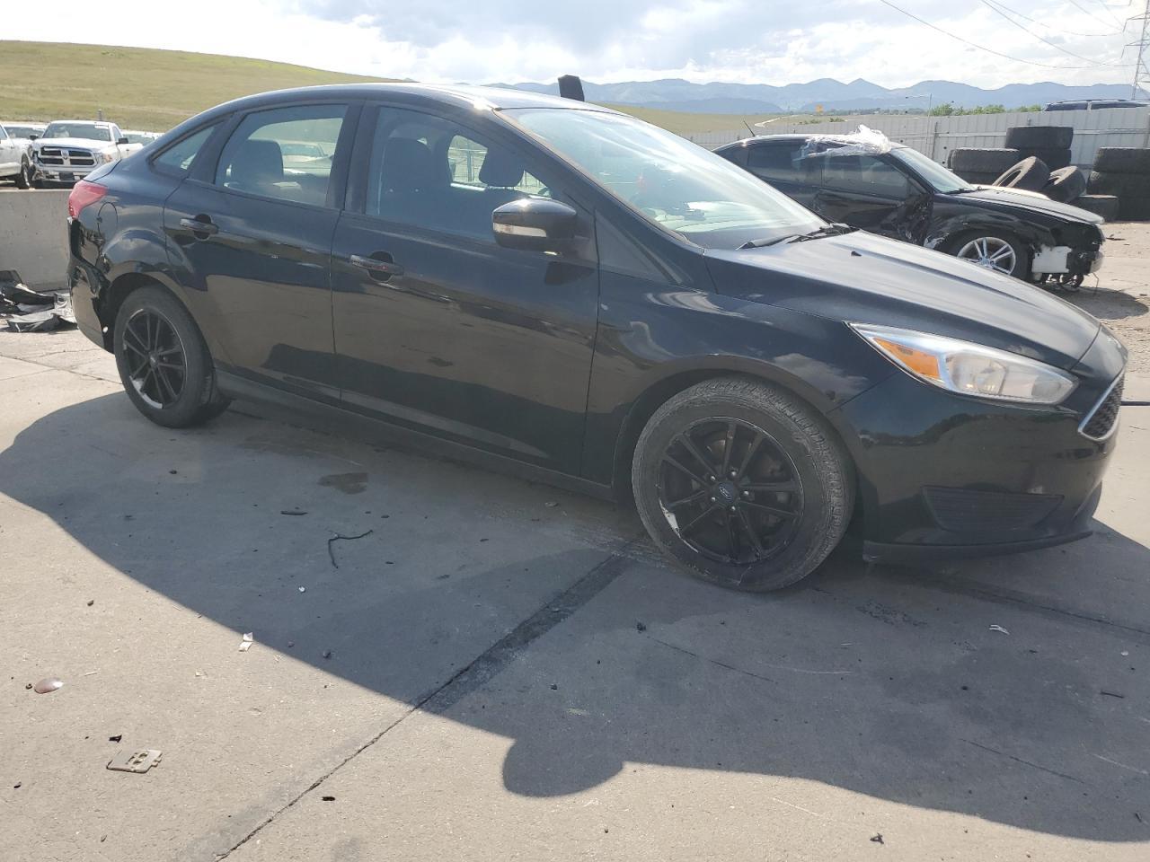 2017 Ford Focus Se - Image 4