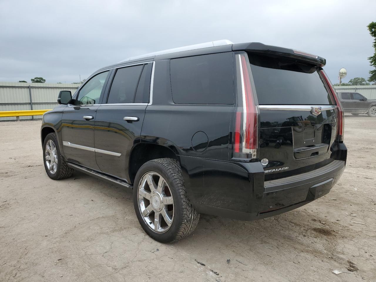 2016 Cadillac Escalade Platinum - Фото 2